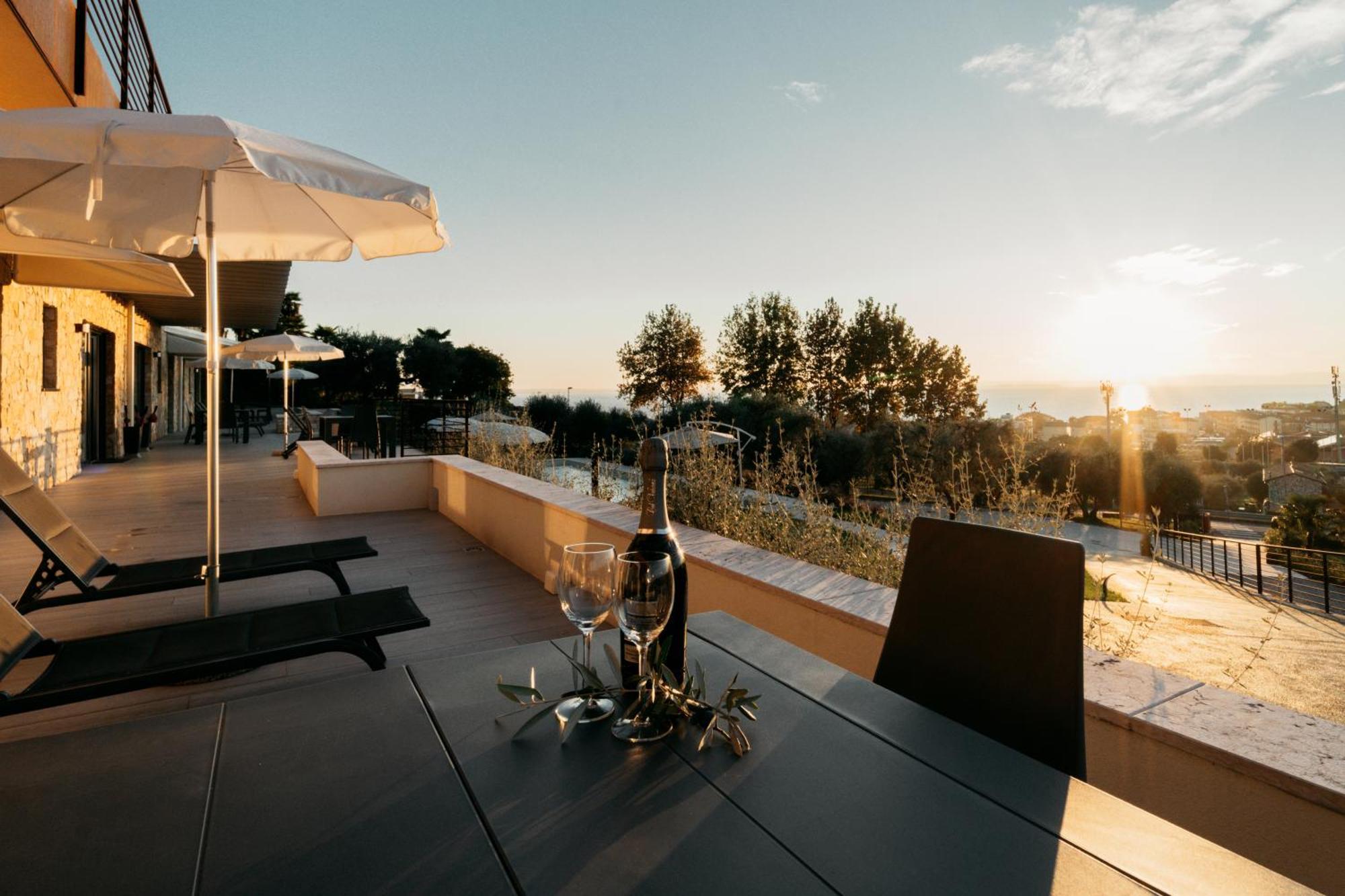 Apartments Monsurei, Lake View Bardolino Ngoại thất bức ảnh